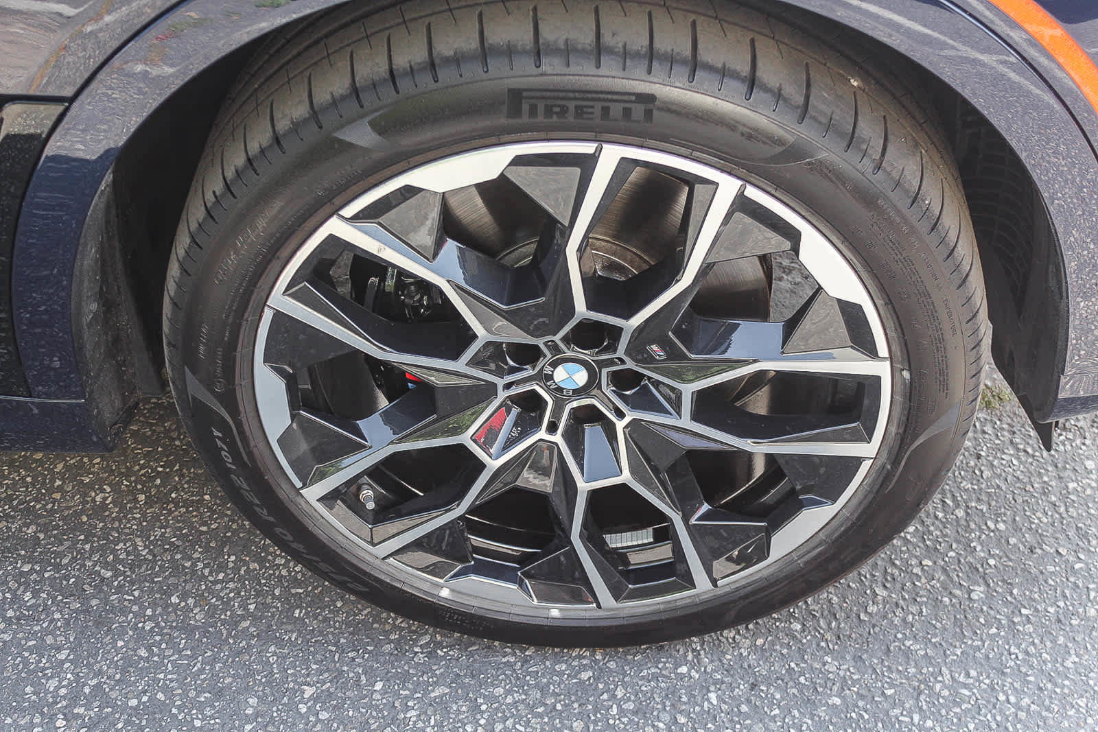 Used 2026 BMW X7 xDrive40i w/ M Sport Package AWD/4WD image 9