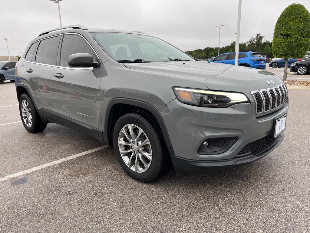 Used 2020 Jeep Cherokee Latitude Plus FWD image 3