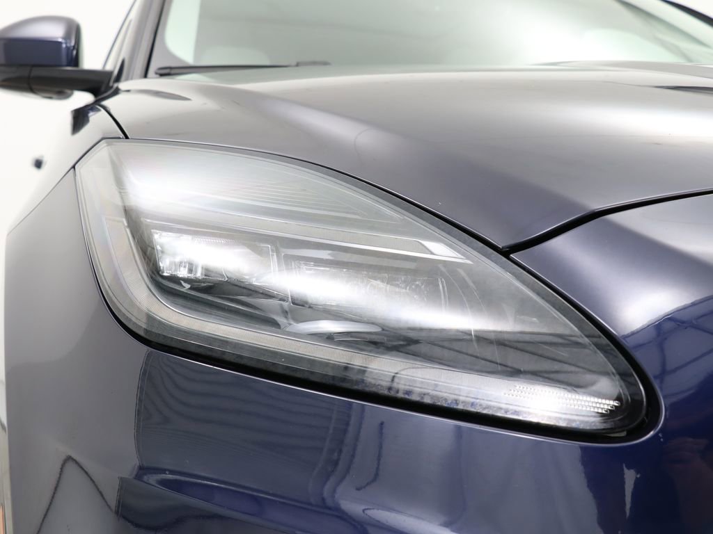 Used 2022 Jaguar E-PACE SE image 10