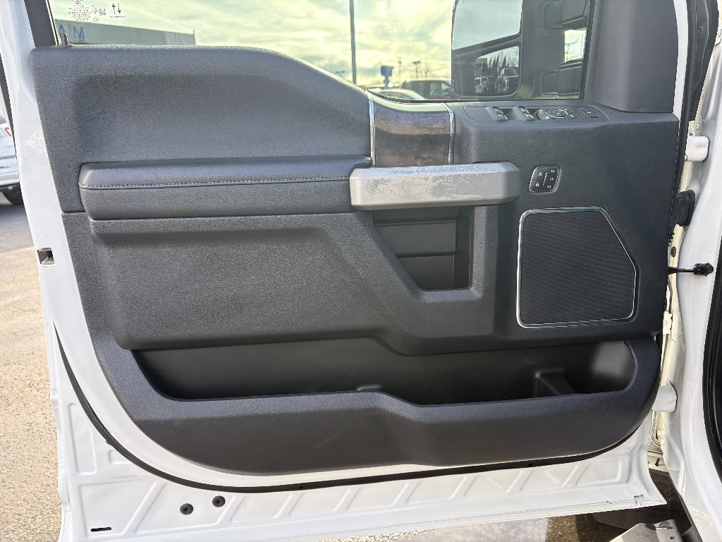 Certified 2022 Ford F350 Lariat w/ Camper Package image 14