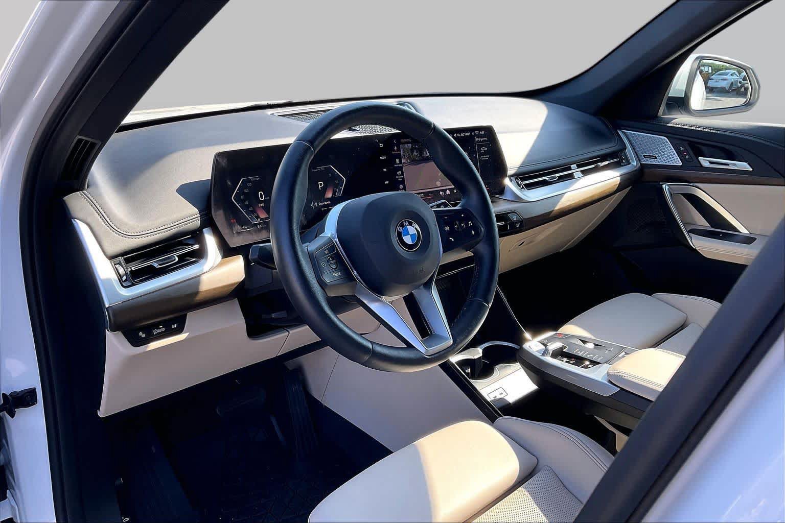 Used 2025 BMW X1 xDrive28i w/ Convenience Package AWD/4WD image 17