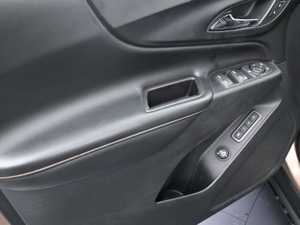 Used 2019 Chevrolet Equinox Premier image 12