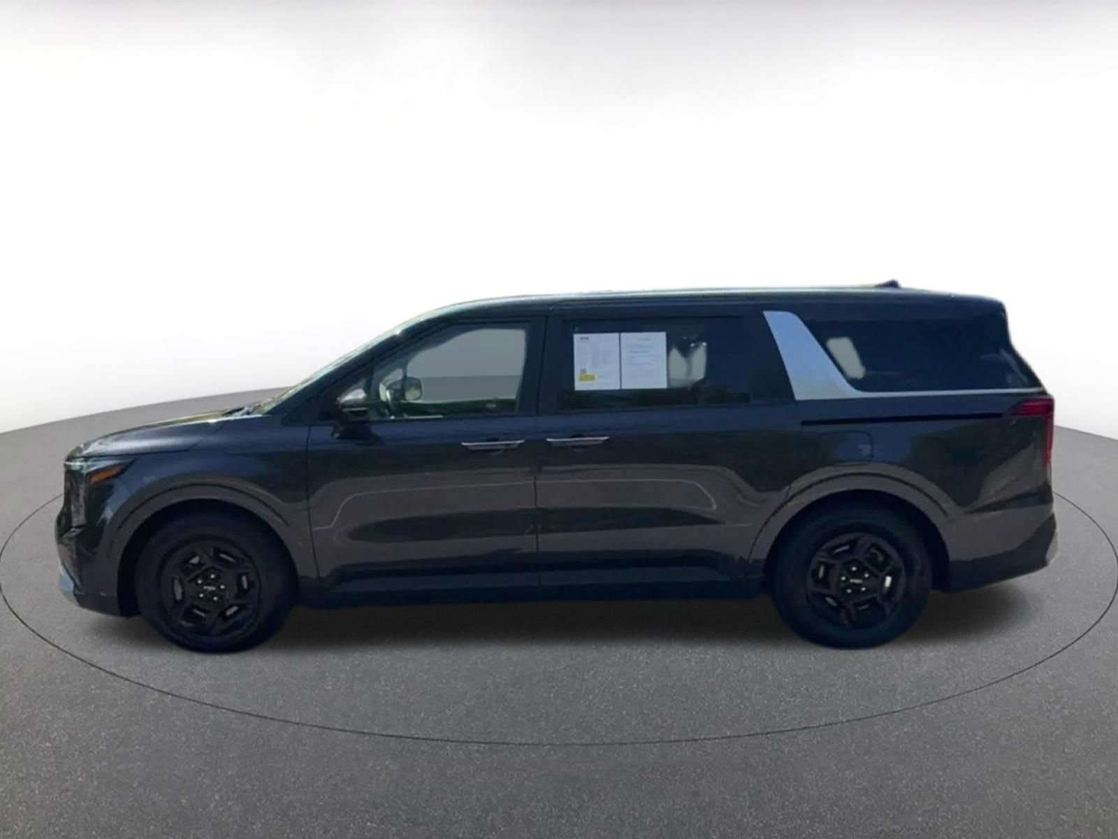 Used 2026 Kia Carnival FWD image 8