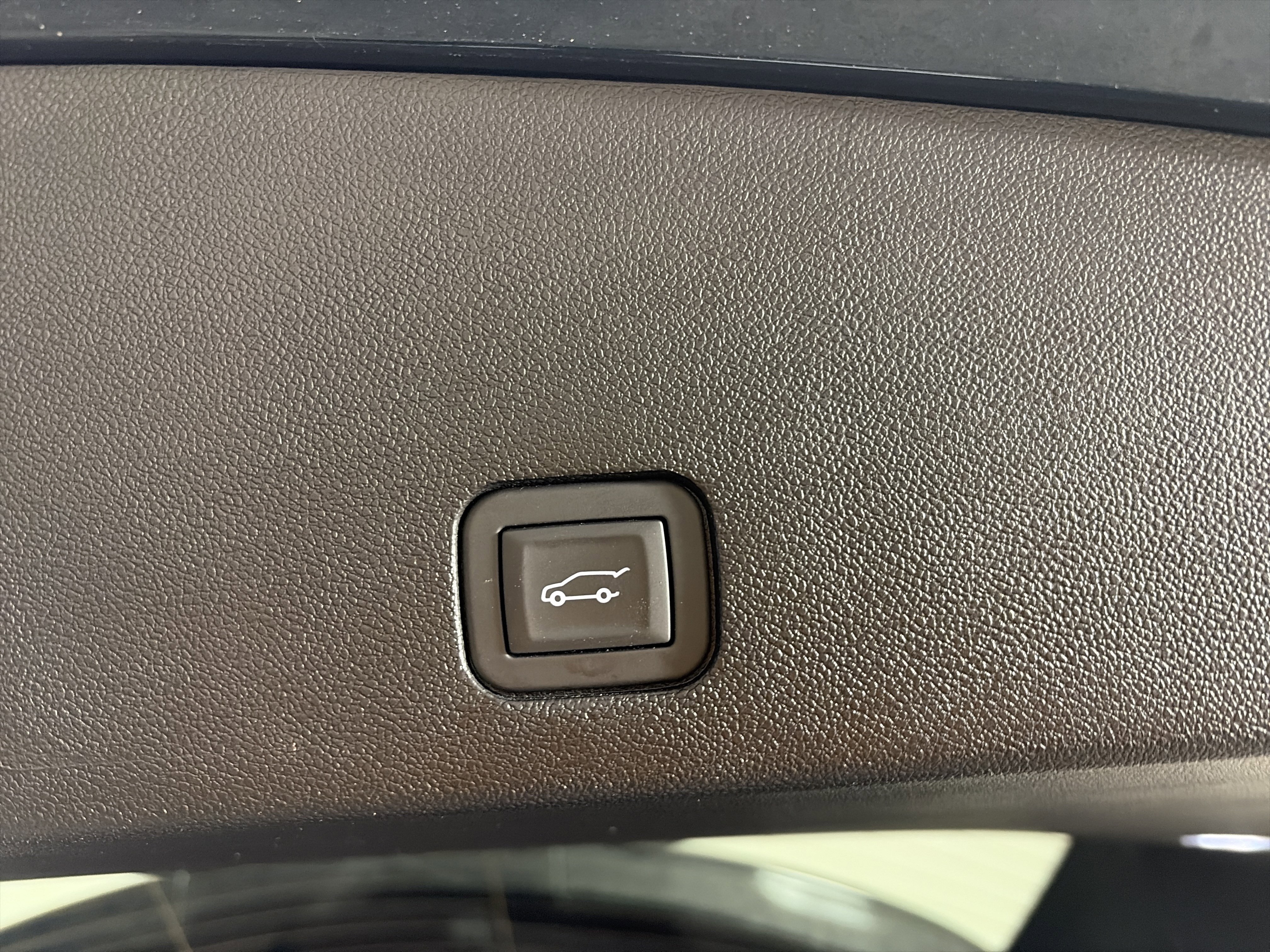 Certified 2025 Cadillac XT6 Premium Luxury image 21