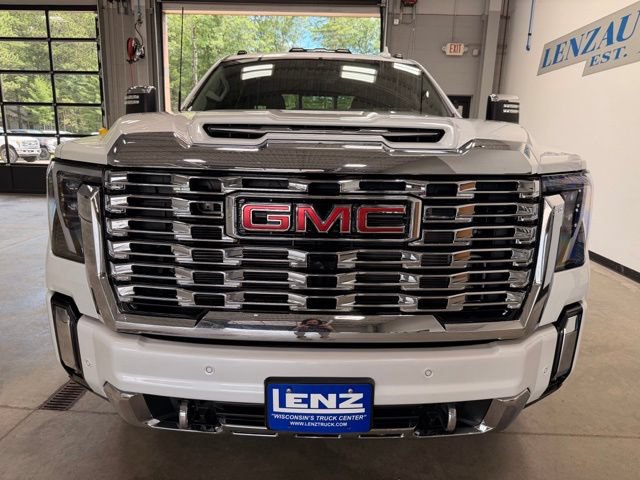 Used 2025 GMC Sierra 3500 Denali w/ Denali Reserve Package AWD/4WD image 3