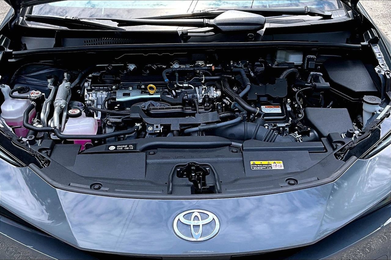 Used 2024 Toyota Prius Prime FWD image 30