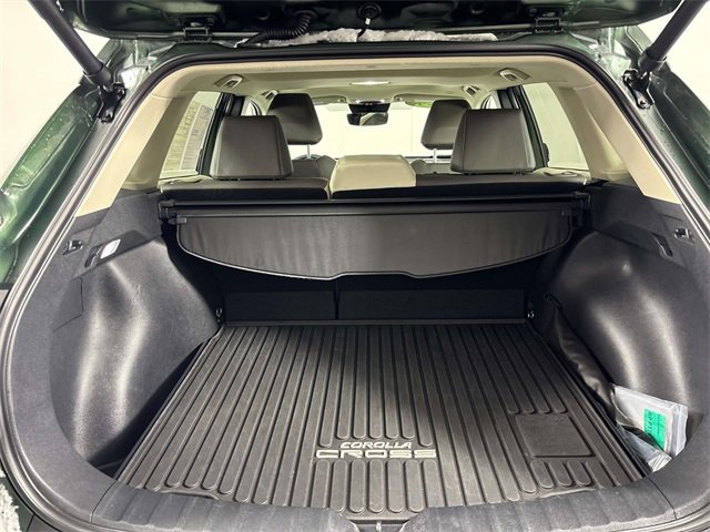 Used 2024 Toyota Corolla Cross XLE image 11