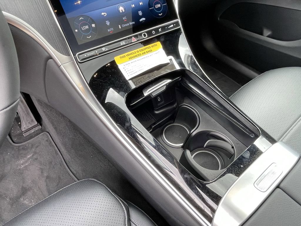 Used 2025 Mercedes-Benz GLC 300 4MATIC image 25