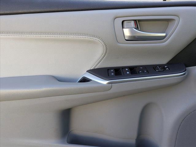 Used 2016 Toyota Camry XLE image 11