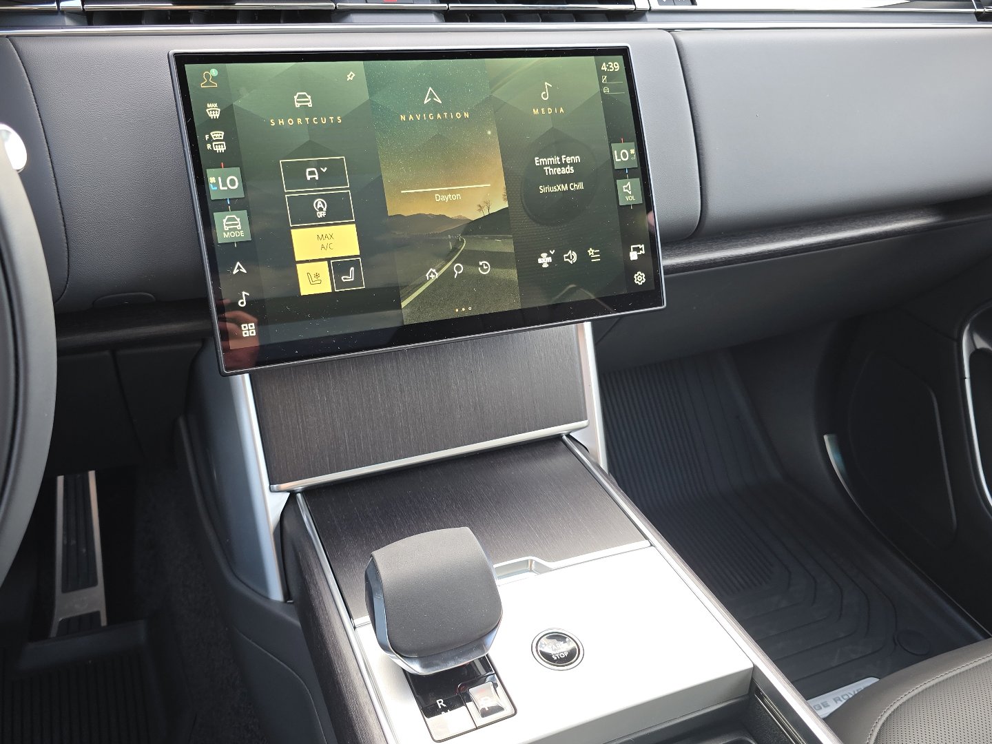 New 2026 Land Rover Range Rover SE image 44