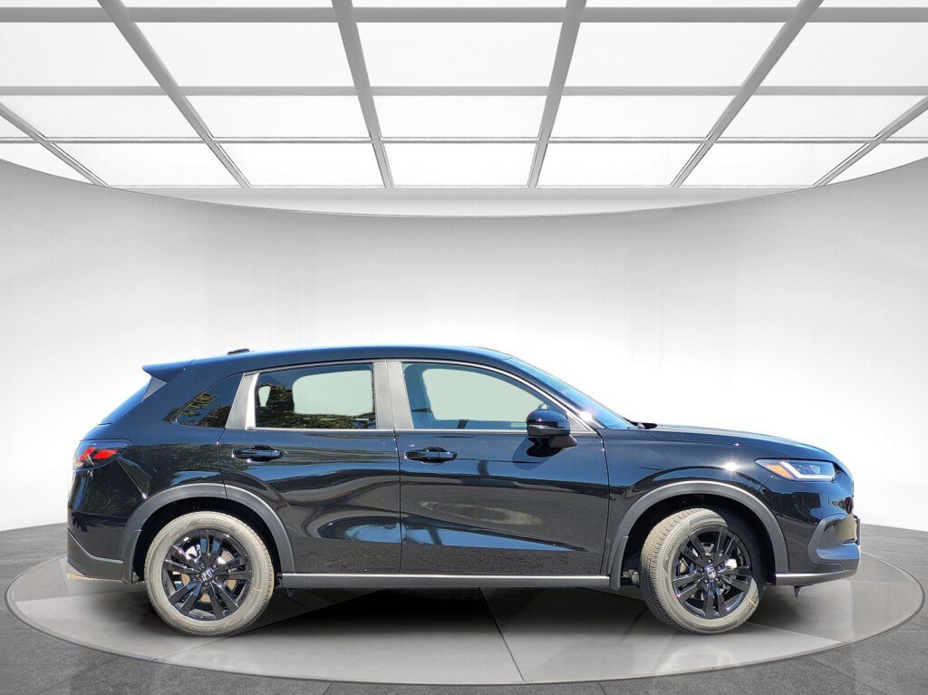 New 2026 Honda HR-V Sport image 4