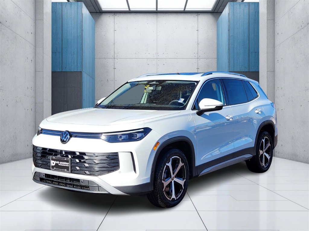 New 2025 Volkswagen Tiguan SE image 25