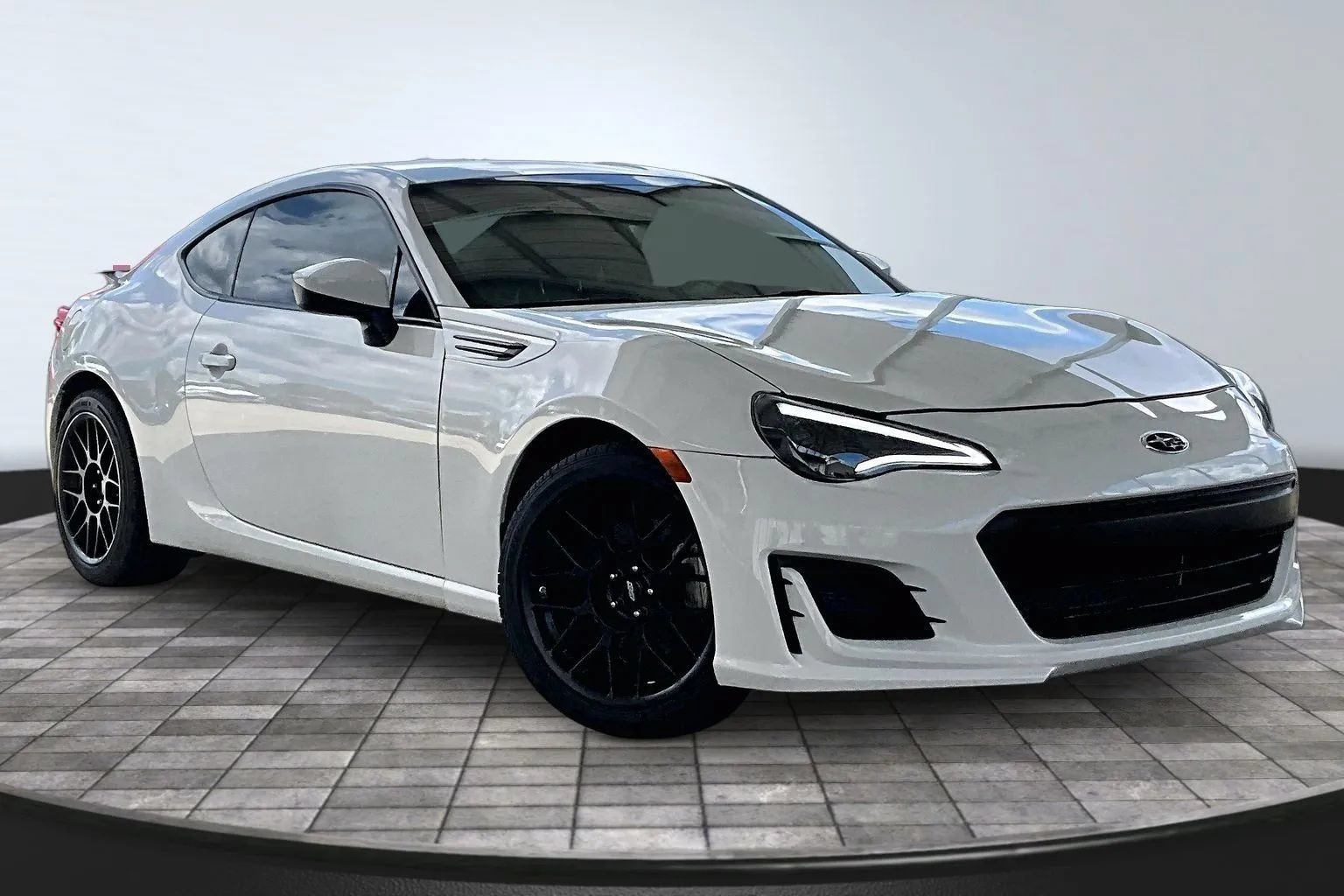 Used 2018 Subaru BRZ Premium w/ Popular Package #1 RWD image 3