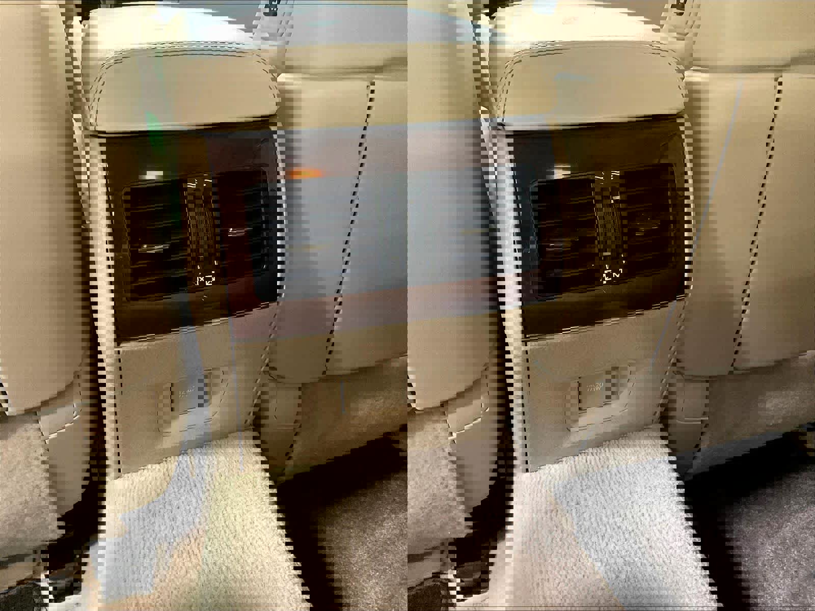 Used 2014 Lexus LS 460 w/ Comfort Package image 33