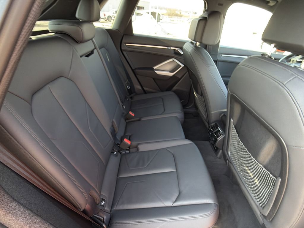Used 2025 Audi Q3 2.0T Premium image 13