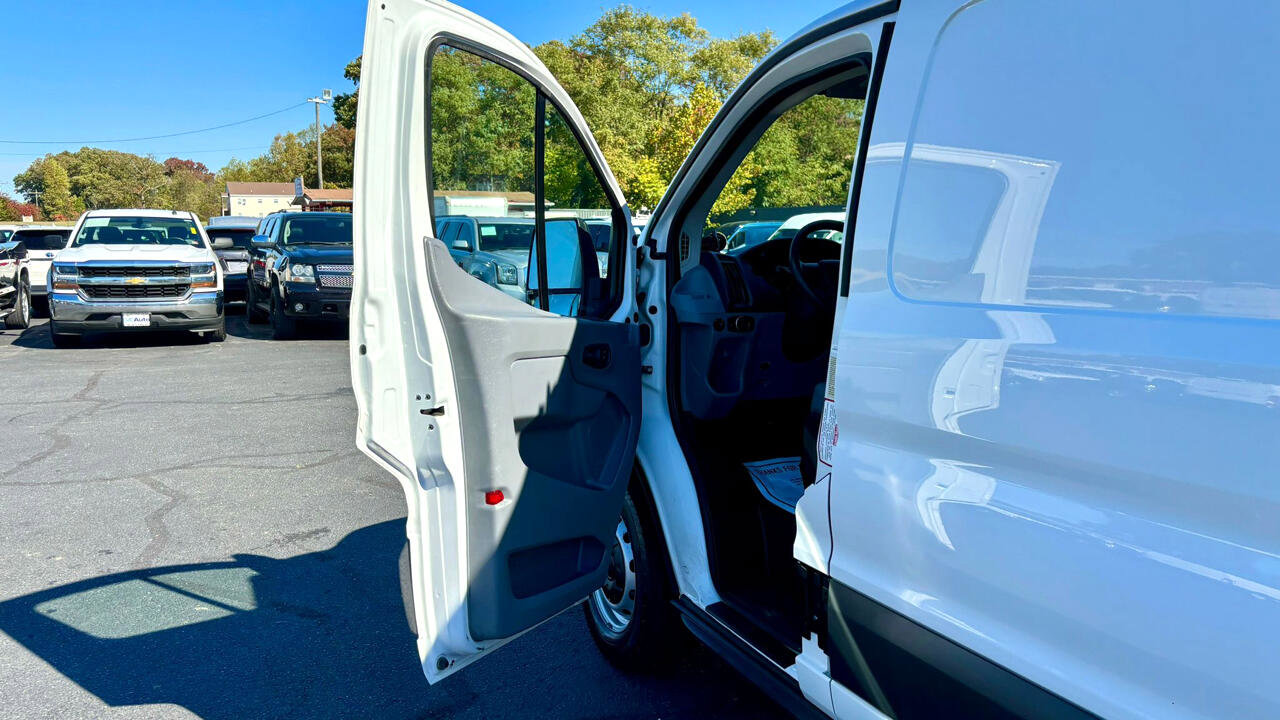 Used 2018 Ford Transit 250 130 Low Roof image 16