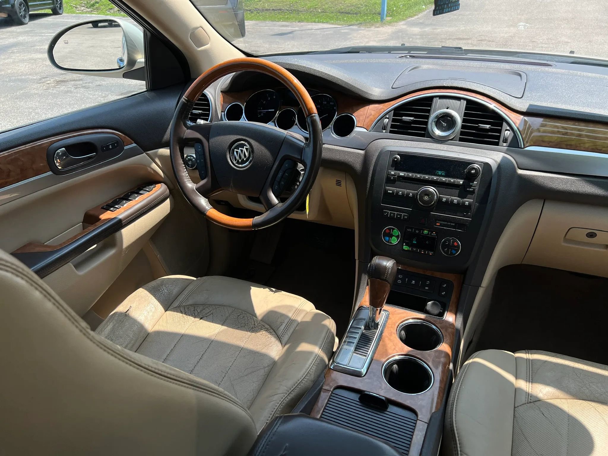 Used 2011 Buick Enclave CXL FWD image 16
