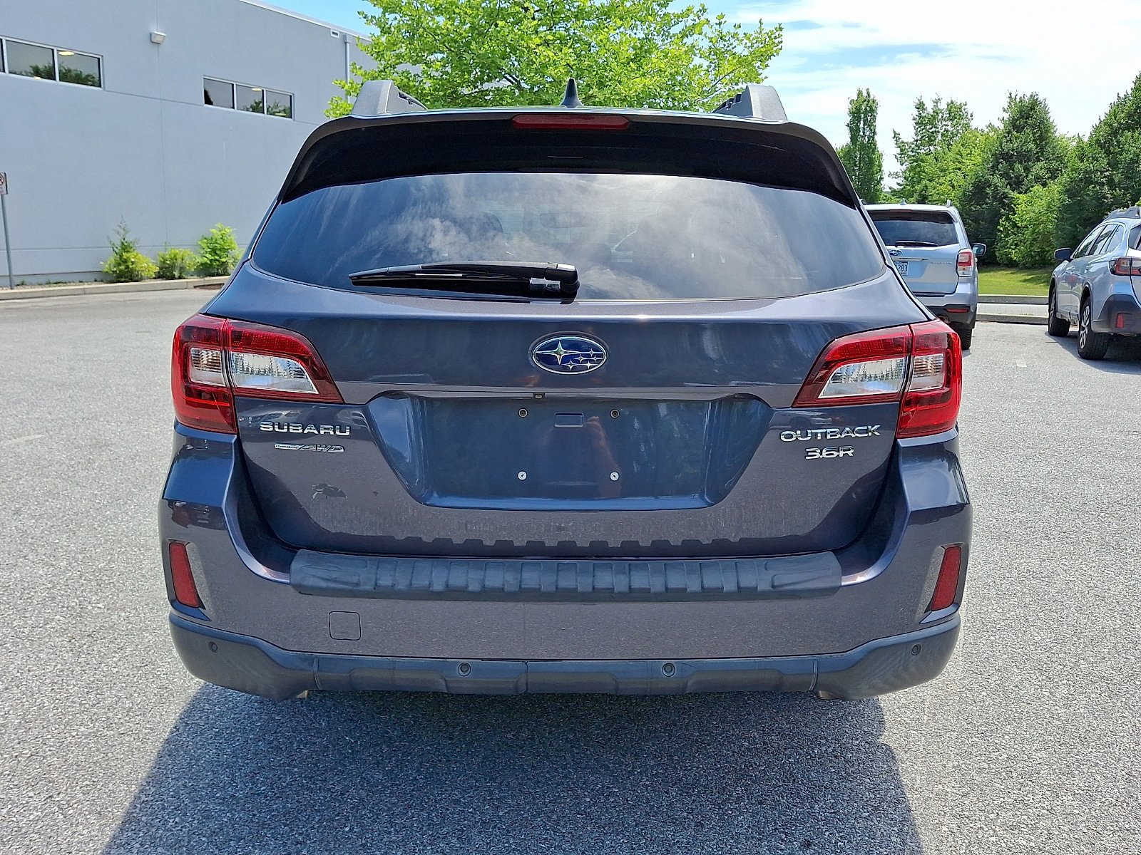 Used 2017 Subaru Outback 3.6R Limited AWD/4WD image 5