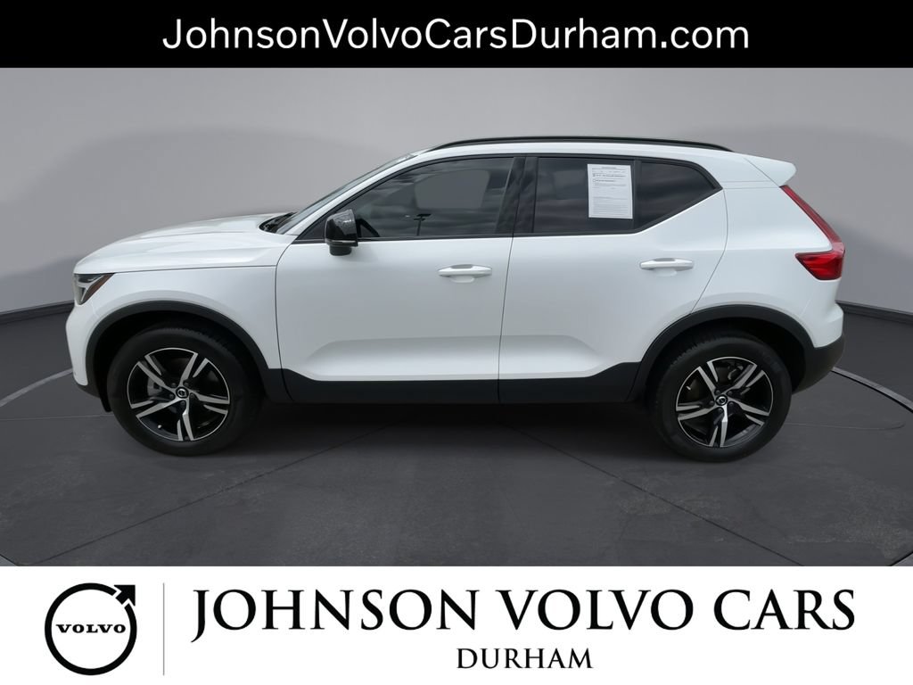 New 2026 Volvo XC40 B4 Core w/ Climate Package FWD image 5