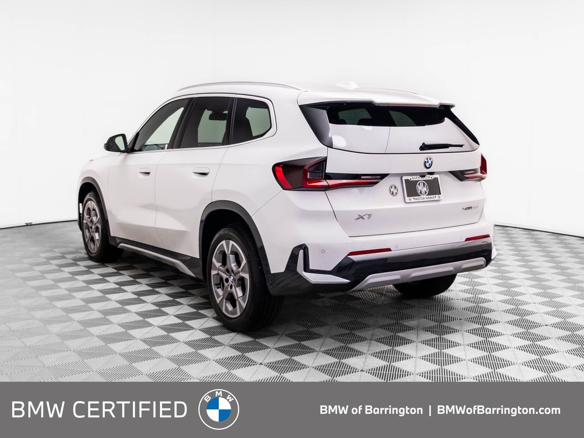 Certified 2025 BMW X1 xDrive28i w/ Convenience Package AWD/4WD image 3