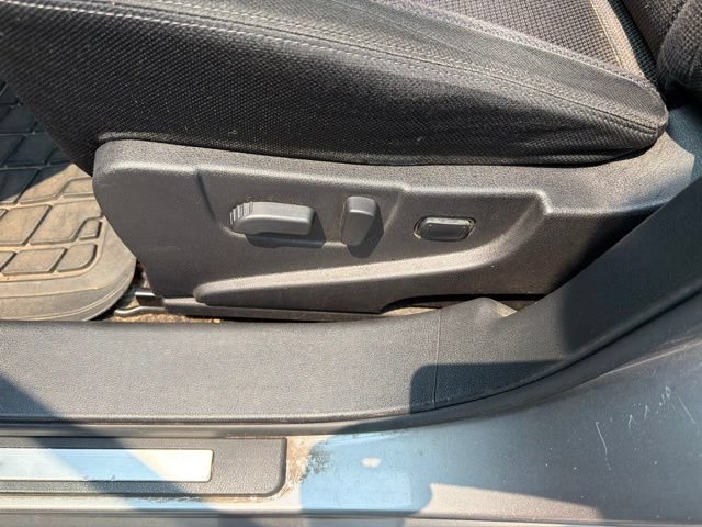 Used 2012 Nissan Rogue SV AWD/4WD image 9