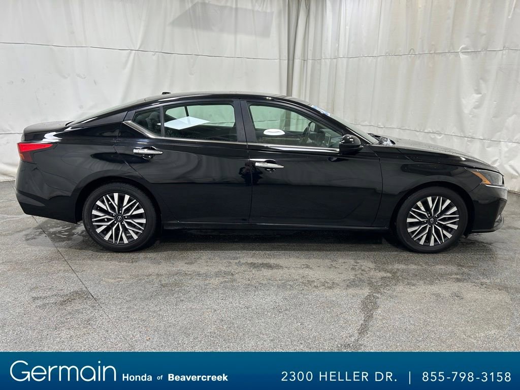 Used 2023 Nissan Altima 2.5 SV image 10