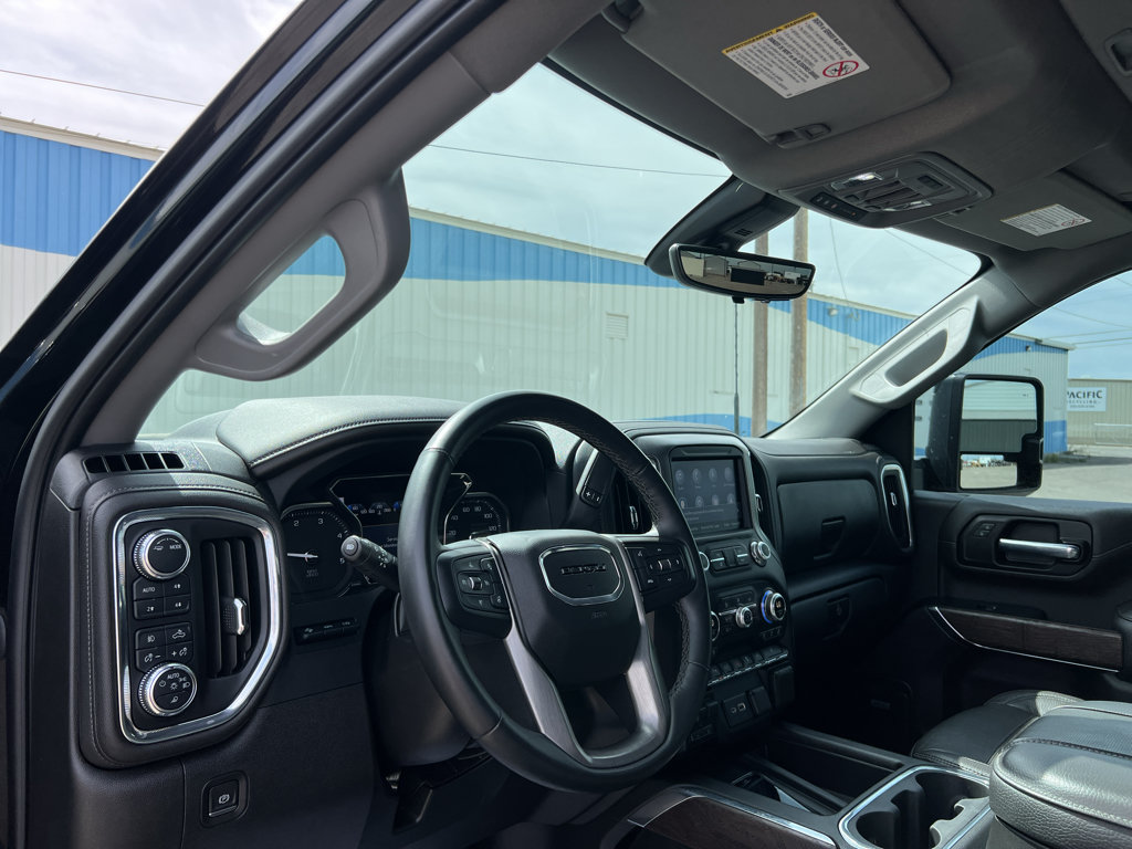 Certified 2023 GMC Sierra 3500 Denali w/ Denali Ultimate Package AWD/4WD image 17
