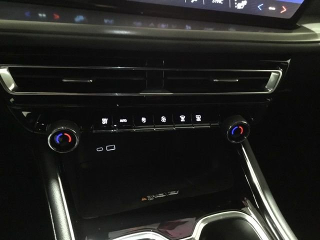 New 2026 Chevrolet Traverse LT w/ LPO, Floor Liner Package image 34