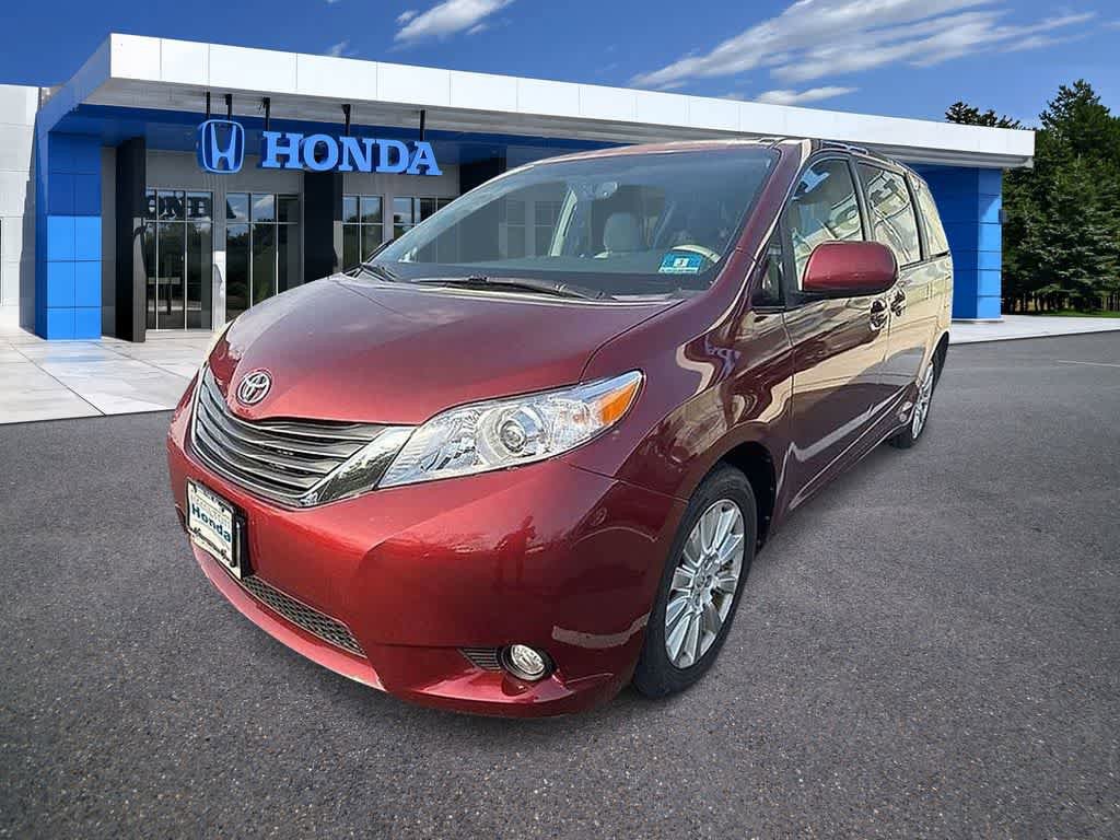 Used 2012 Toyota Sienna XLE
