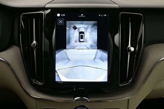 Used 2024 Volvo XC60 B5 Plus AWD/4WD image 21