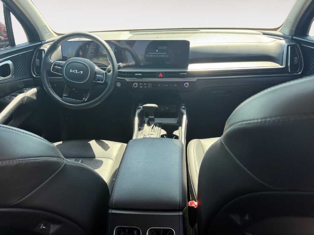 Used 2025 Kia Sorento EX w/ Panoramic Sunroof Package FWD image 10