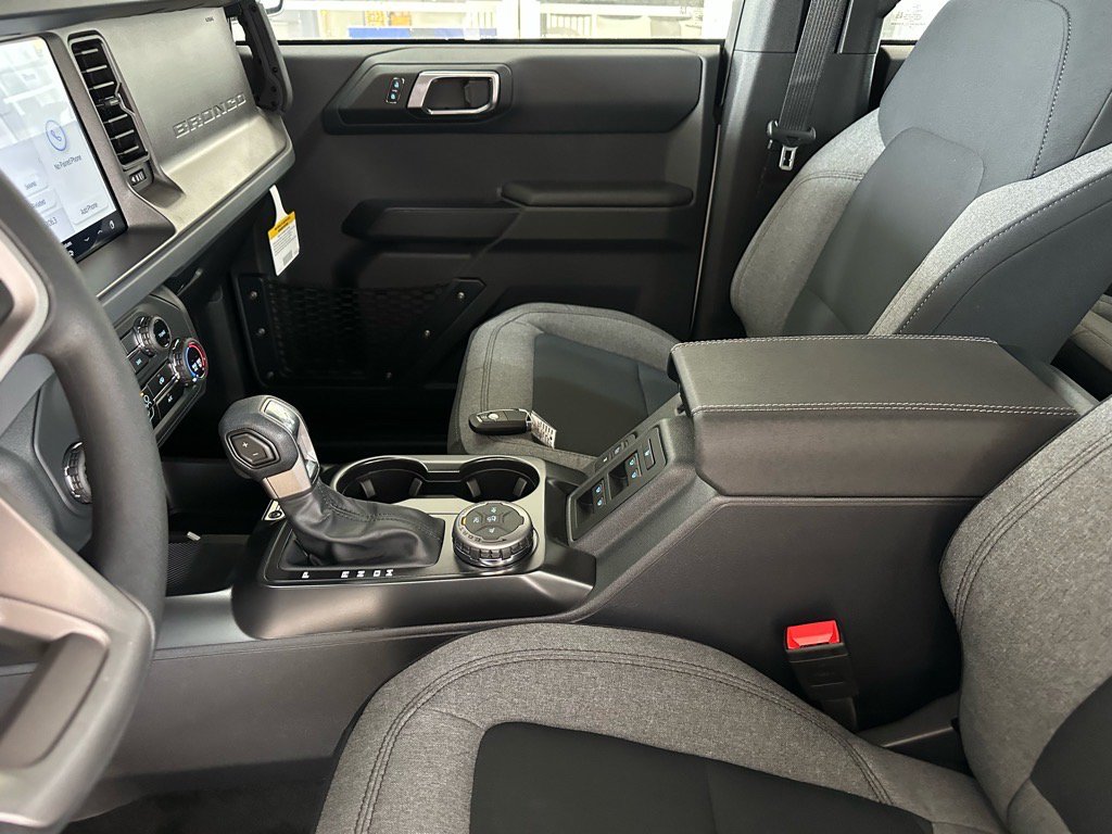 New 2025 Ford Bronco 4-Door AWD/4WD image 19