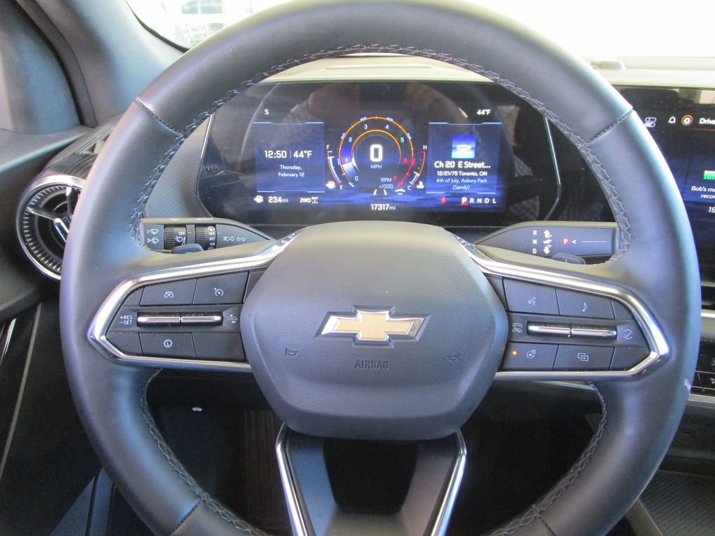 Used 2025 Chevrolet Equinox LT image 23