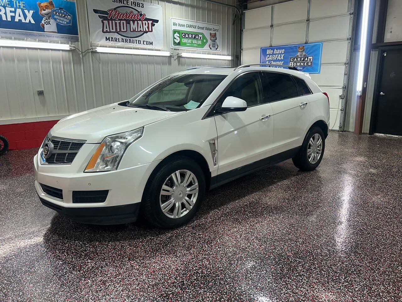 Used 2011 Cadillac SRX Luxury image 1