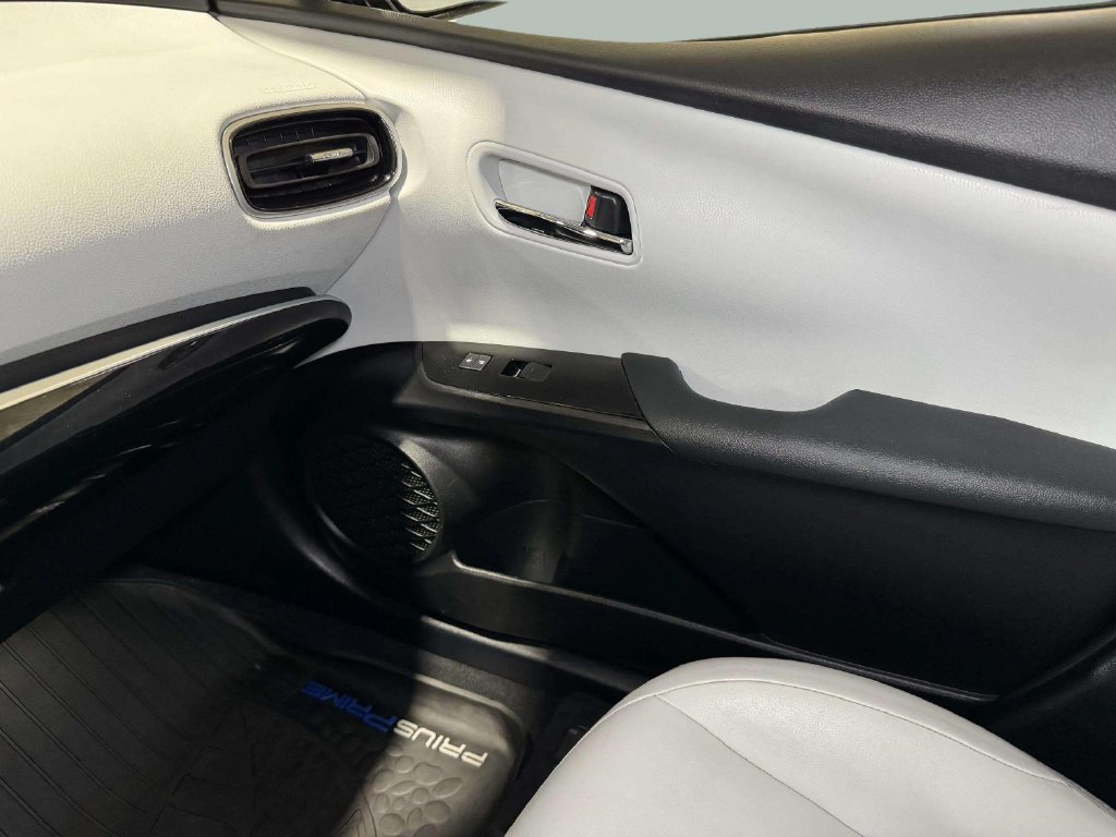 Used 2020 Toyota Prius Prime XLE FWD image 20