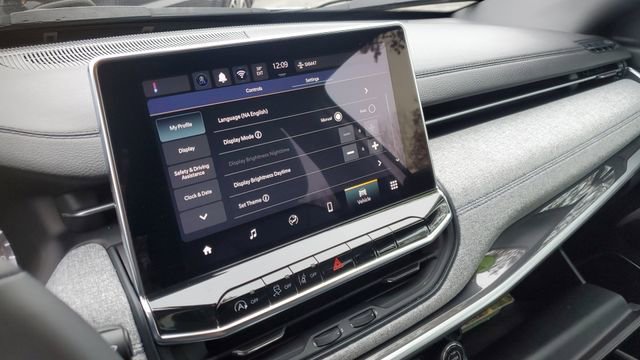 Certified 2024 Jeep Compass Latitude image 15