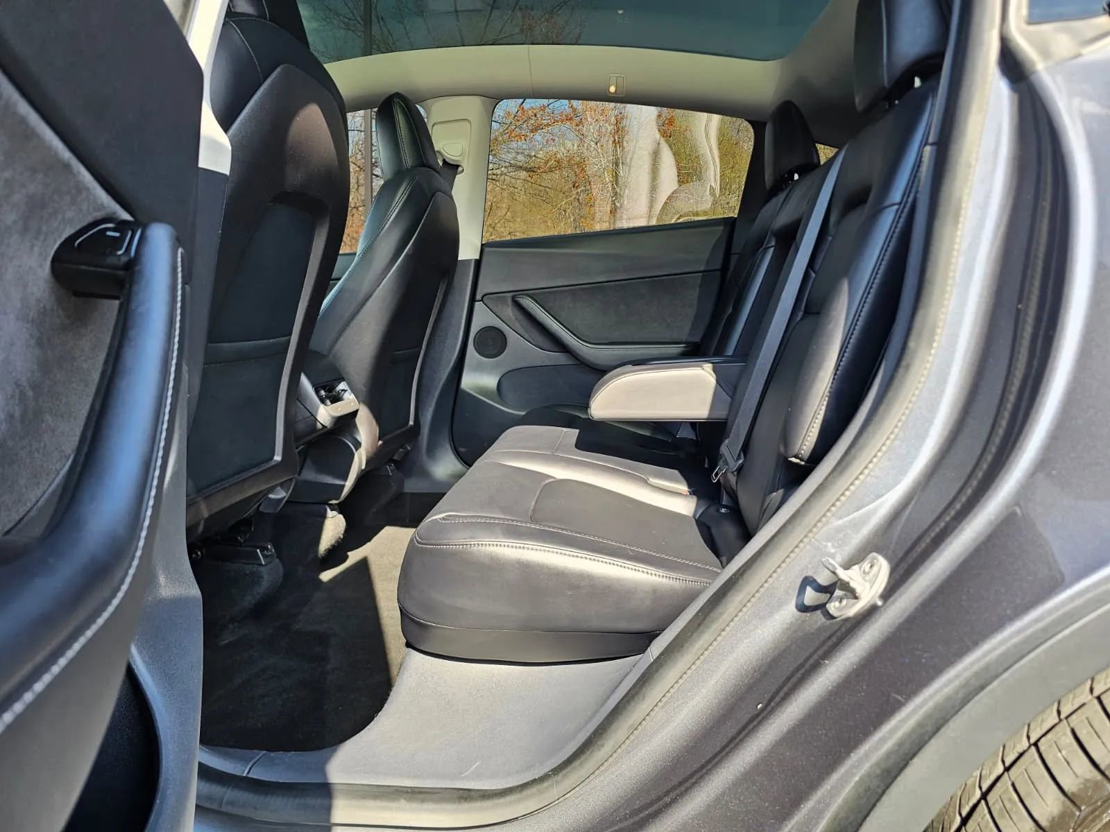 Used 2020 Tesla Model Y Long Range AWD/4WD image 12