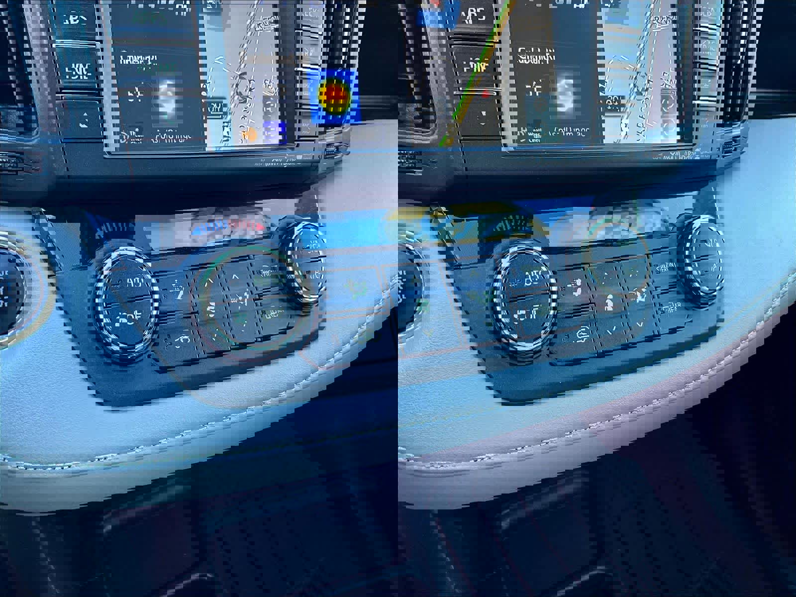 Used 2018 Toyota RAV4 Limited image 26