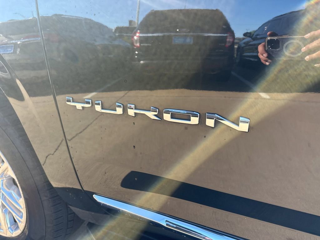 Used 2022 GMC Yukon XL SLT AWD/4WD image 9