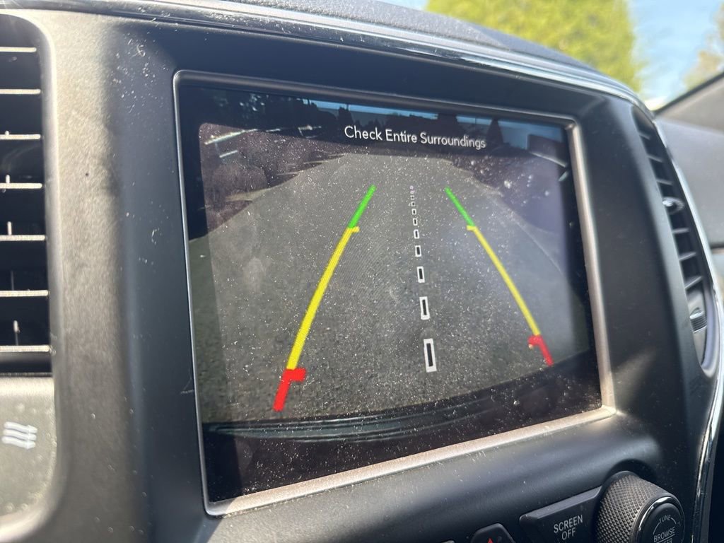 Used 2018 Jeep Grand Cherokee Laredo AWD/4WD image 12