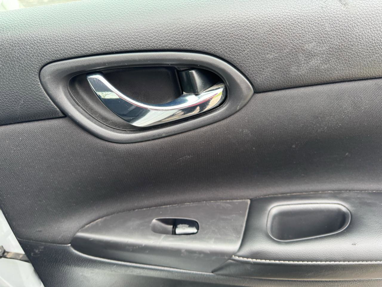 Used 2018 Nissan Sentra S image 40