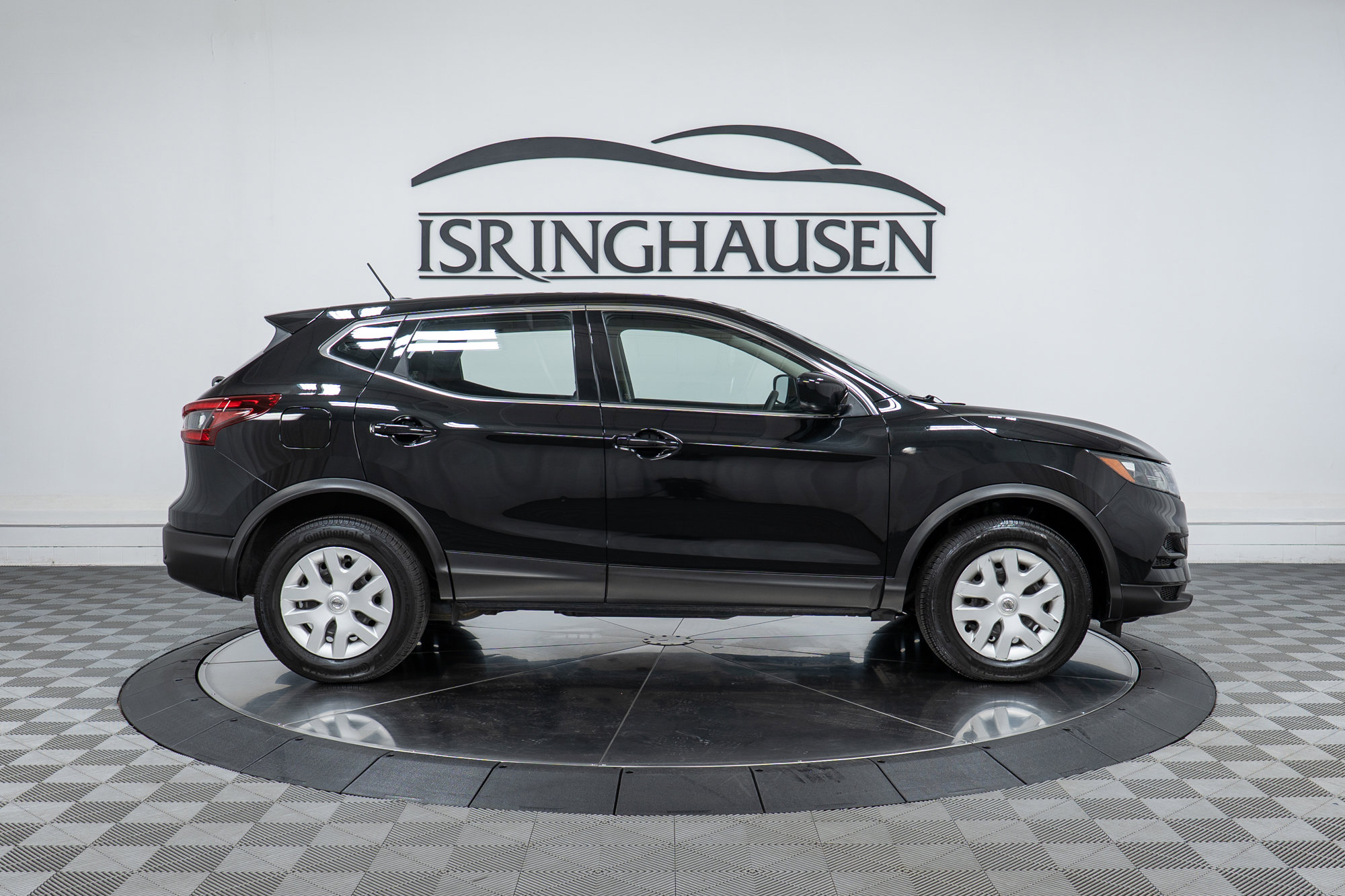 Used 2020 Nissan Rogue Sport S image 4