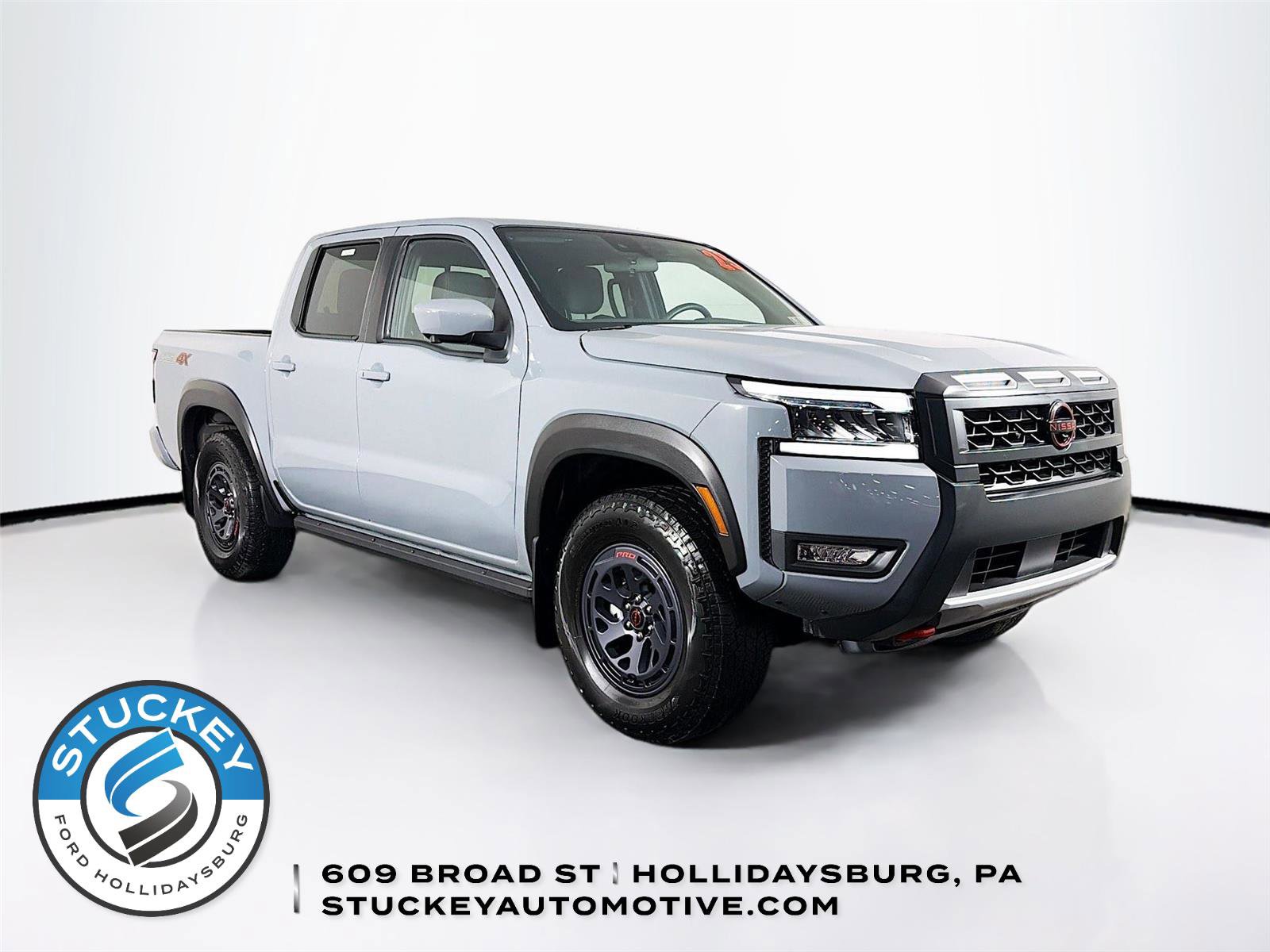 Used 2025 Nissan Frontier PRO-4X w/ Pro Convenience Package image 1