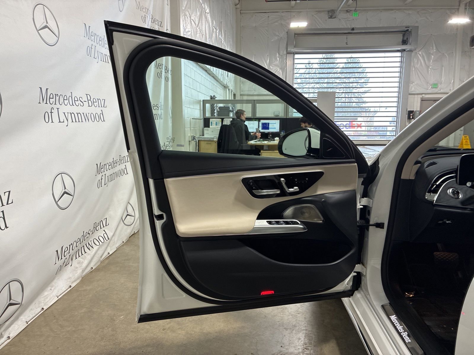 Used 2024 Mercedes-Benz E 350 4MATIC Sedan image 13