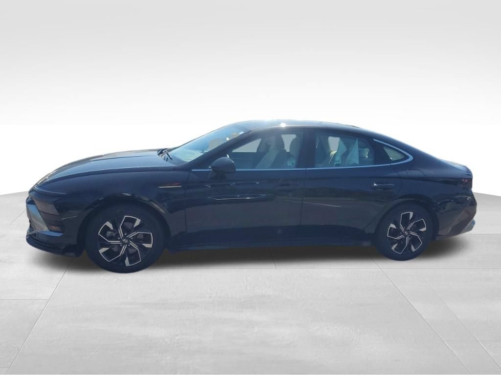 Used 2024 Hyundai Sonata SEL FWD image 2