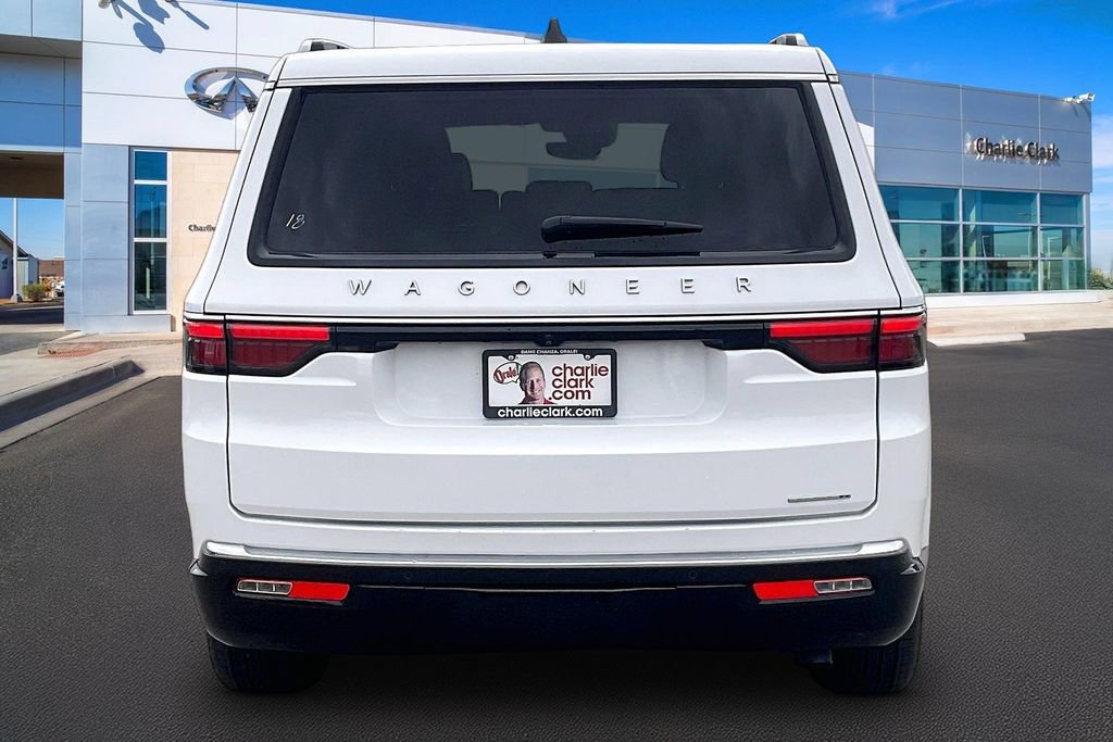 Used 2024 Jeep Wagoneer Series II AWD/4WD image 4
