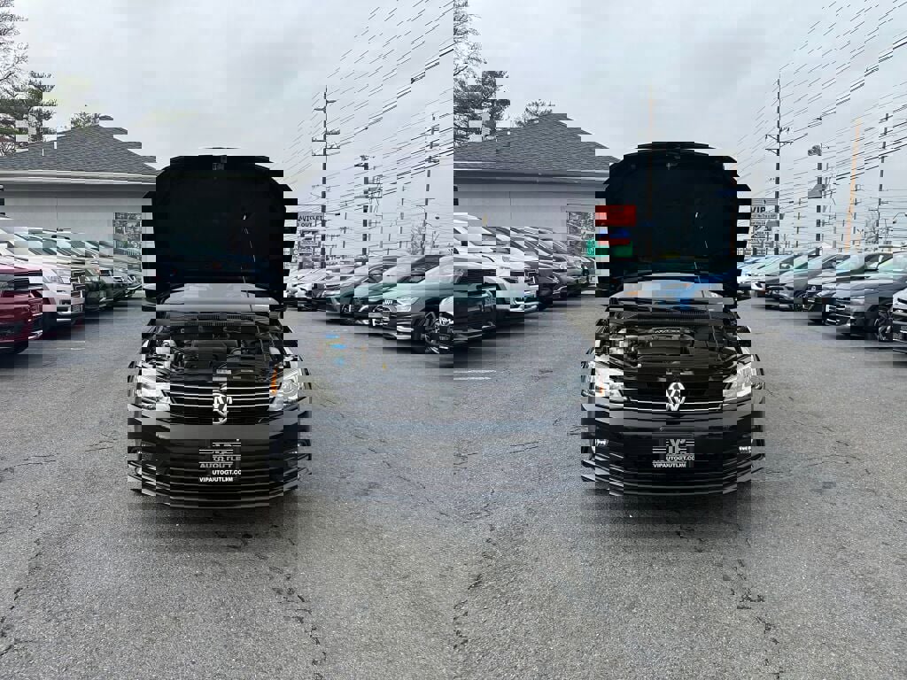 Used 2017 Volkswagen Jetta Sport w/ Jetta Sport Lighting Package image 31