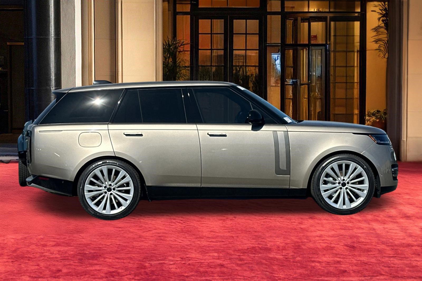 New 2026 Land Rover Range Rover SE image 9