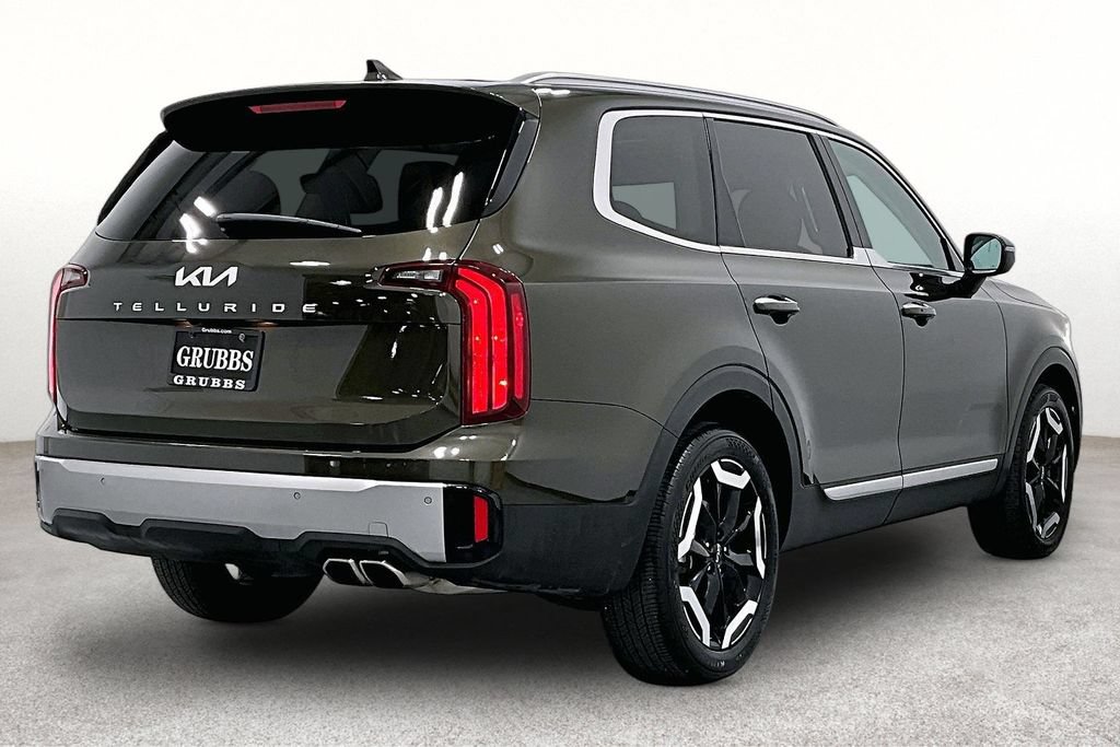 Used 2025 Kia Telluride S FWD image 2
