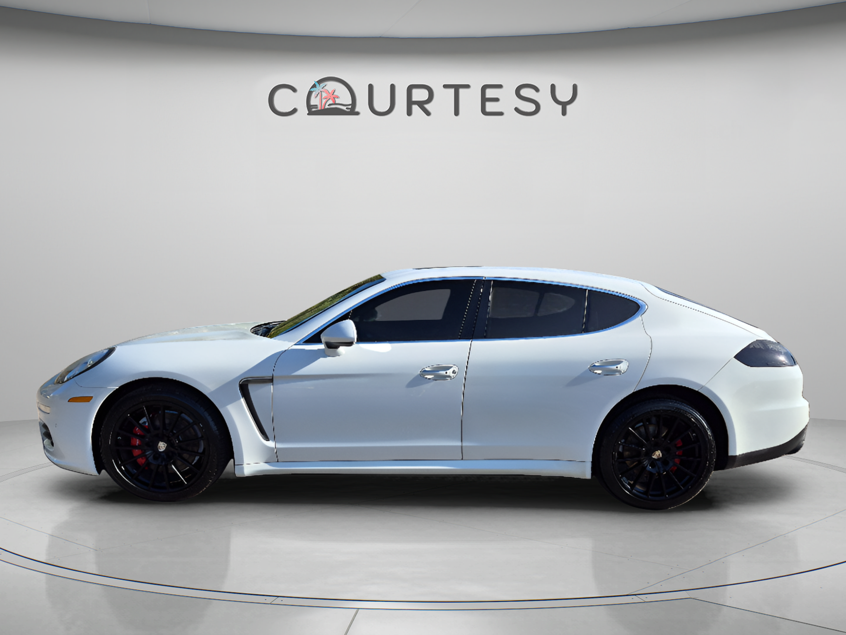 Used 2014 Porsche Panamera S RWD image 2